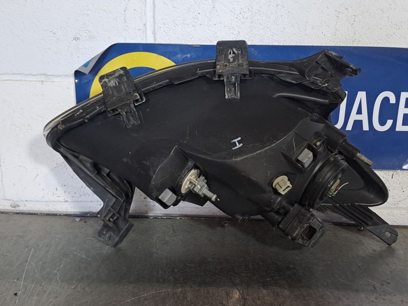 Recambio de faro izquierdo para toyota aygo (kgb/wnb) blue referencia OEM IAM   