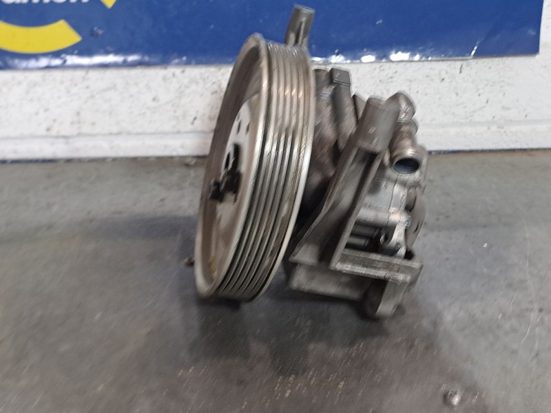 Recambio de bomba direccion para audi a6 2.4 referencia OEM IAM   