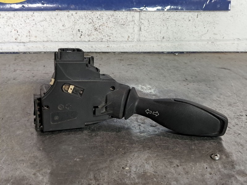 Recambio de mando intermitentes para ford fiesta referencia OEM IAM   