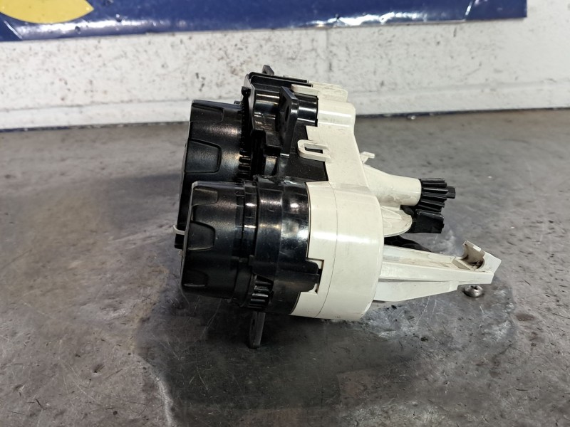 Recambio de mando calefaccion aire acondicionado para ford fiesta referencia OEM IAM   