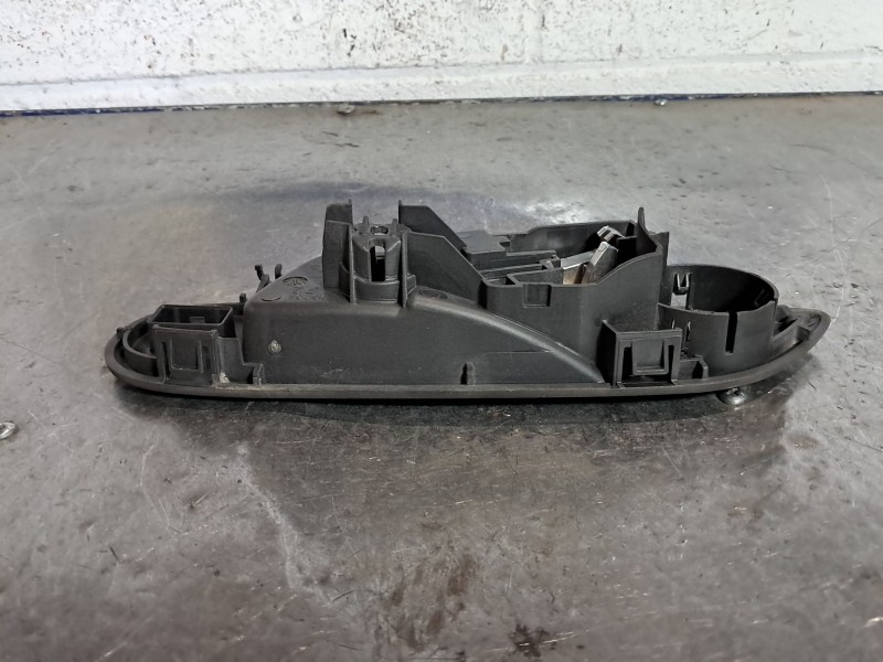 Recambio de maneta interior delantera derecha para ford fiesta referencia OEM IAM   