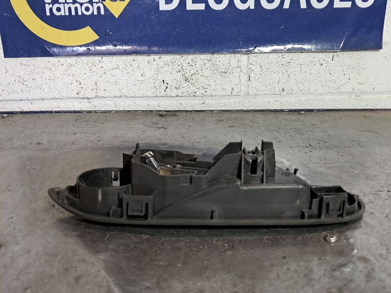 Recambio de maneta interior delantera izquierda para ford fiesta referencia OEM IAM   