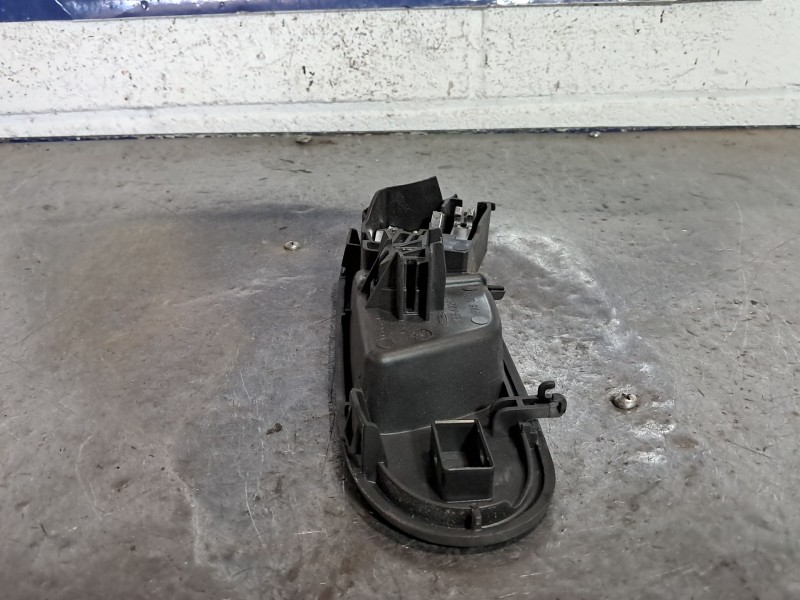 Recambio de maneta interior delantera izquierda para ford fiesta referencia OEM IAM   