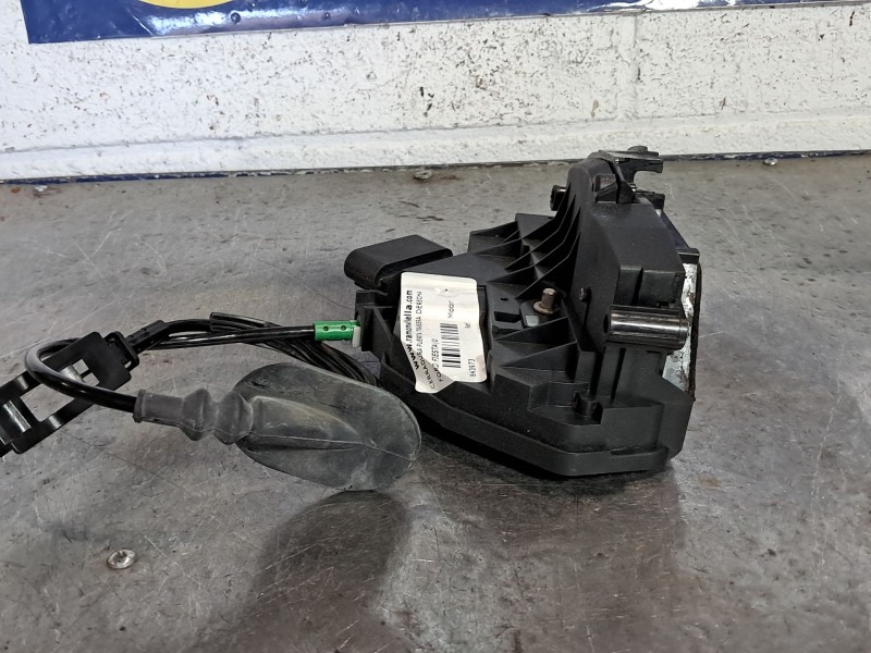 Recambio de cerradura puerta trasera derecha para ford fiesta referencia OEM IAM   