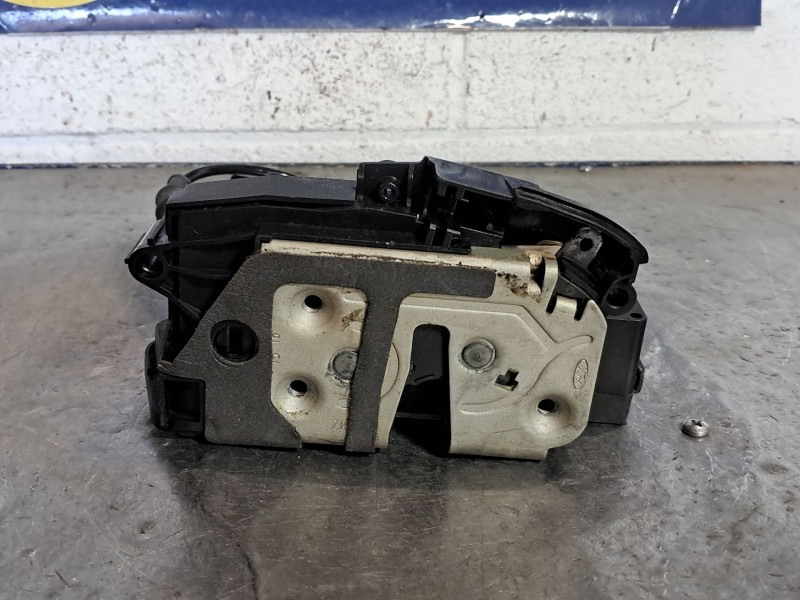 Recambio de cerradura puerta trasera derecha para ford fiesta referencia OEM IAM   