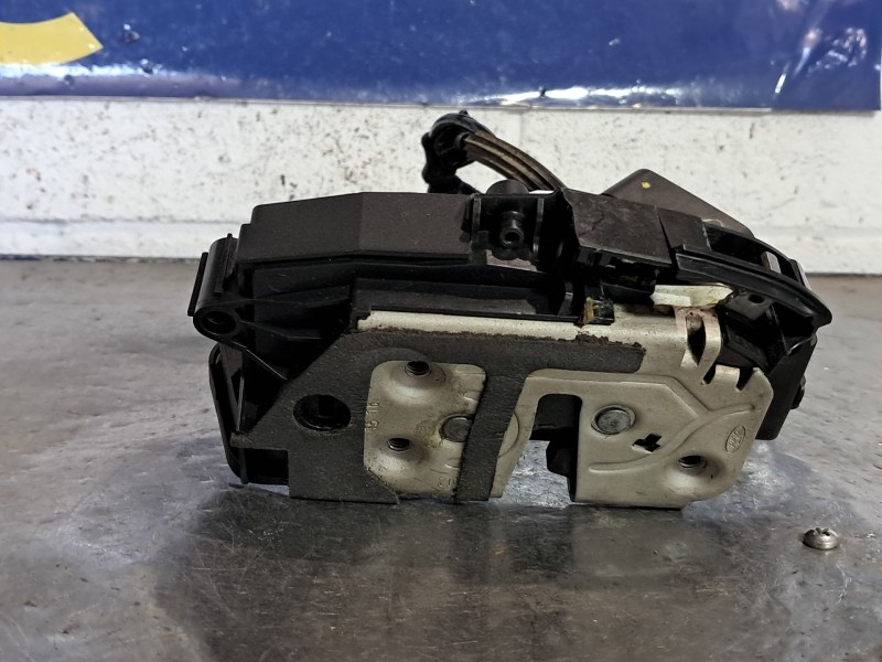 Recambio de cerradura puerta delantera derecha para ford fiesta referencia OEM IAM   