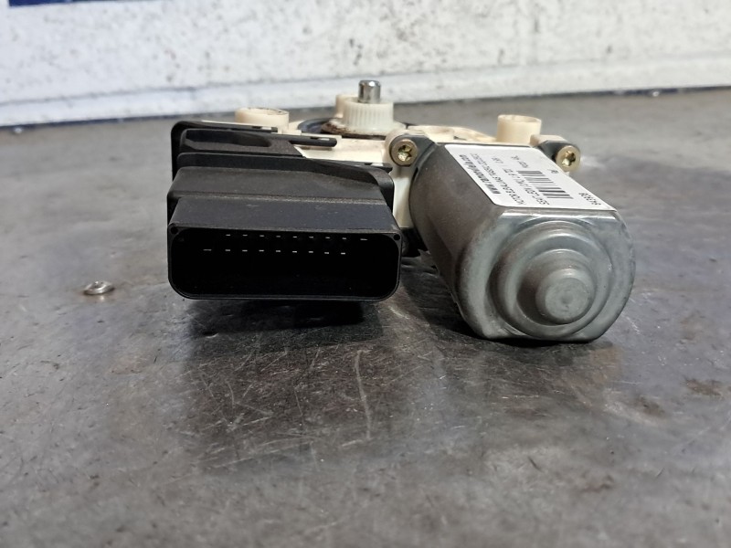 Recambio de motor elevalunas trasero izquierdo para seat leon (1m1) 1.9 tdi | 0.99 - ... 1.9 tdi | 0.99 - ... referencia OEM IAM