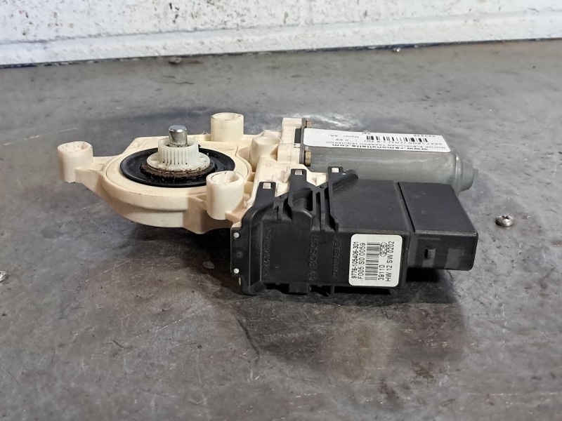 Recambio de motor elevalunas trasero izquierdo para seat leon (1m1) 1.9 tdi | 0.99 - ... 1.9 tdi | 0.99 - ... referencia OEM IAM