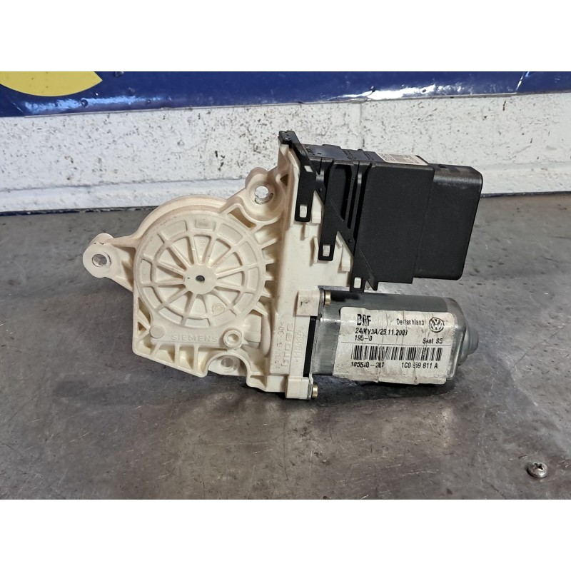 Recambio de motor elevalunas trasero izquierdo para seat leon (1m1) 1.9 tdi | 0.99 - ... 1.9 tdi | 0.99 - ... referencia OEM IAM