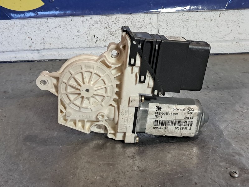 Recambio de motor elevalunas trasero izquierdo para seat leon (1m1) 1.9 tdi | 0.99 - ... 1.9 tdi | 0.99 - ... referencia OEM IAM