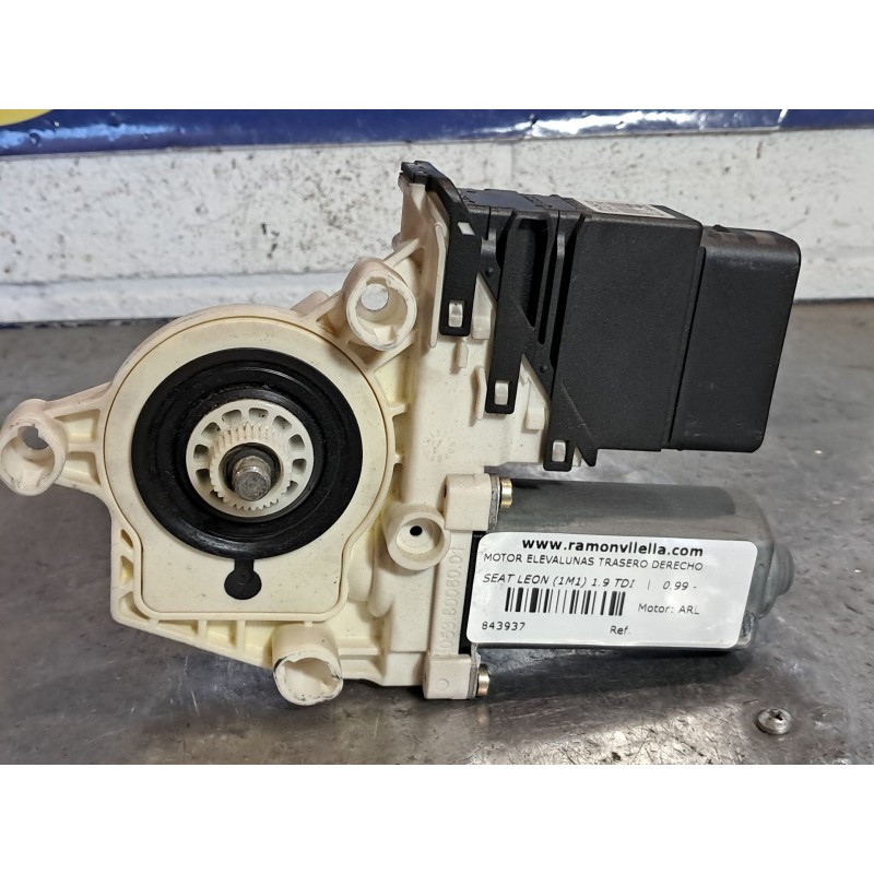 Recambio de motor elevalunas trasero derecho para seat leon (1m1) 1.9 tdi | 0.99 - ... 1.9 tdi | 0.99 - ... referencia OEM IAM  