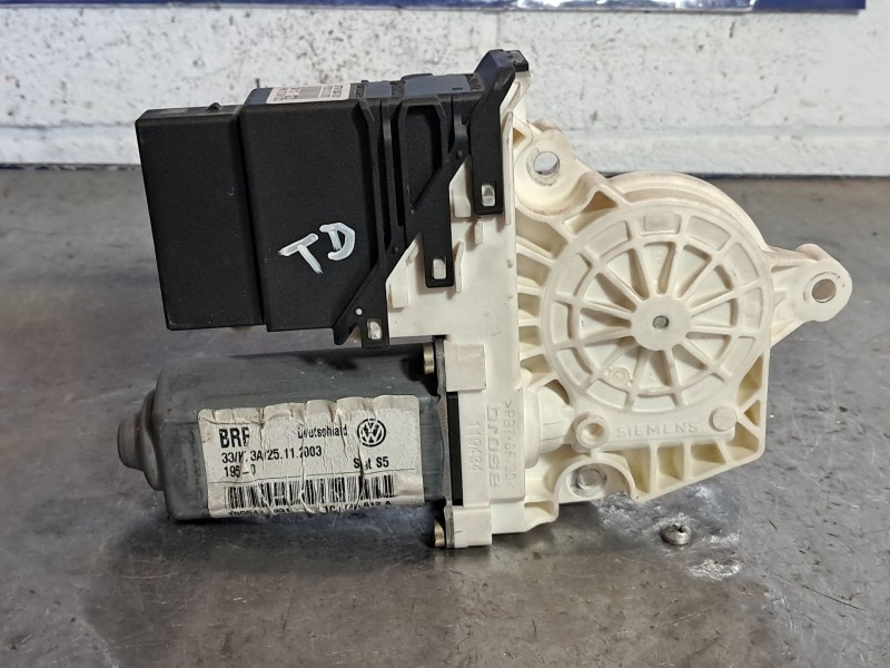 Recambio de motor elevalunas trasero derecho para seat leon (1m1) 1.9 tdi | 0.99 - ... 1.9 tdi | 0.99 - ... referencia OEM IAM  