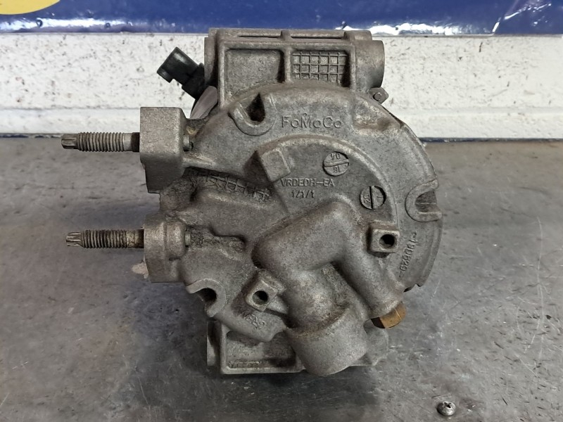 Recambio de compresor aire acondicionado para ford fiesta referencia OEM IAM AV1119D629AD  