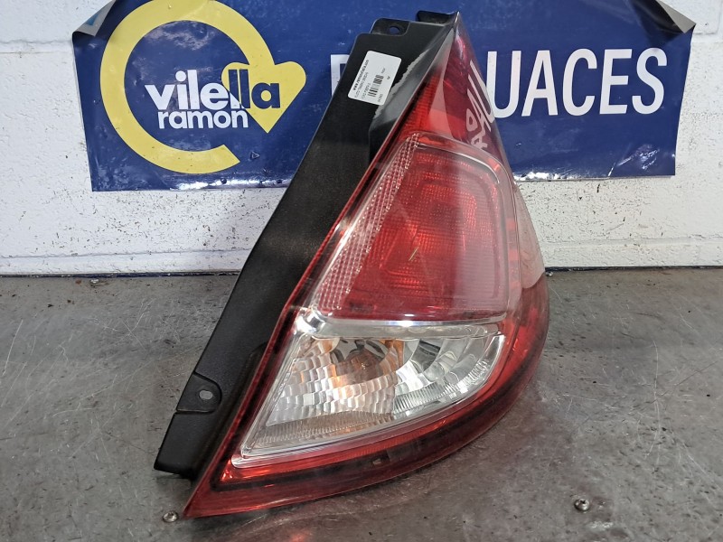 Recambio de piloto trasero derecho para ford fiesta referencia OEM IAM   