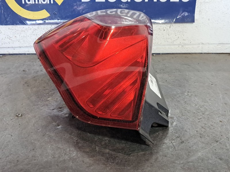 Recambio de piloto trasero derecho para ford fiesta referencia OEM IAM   