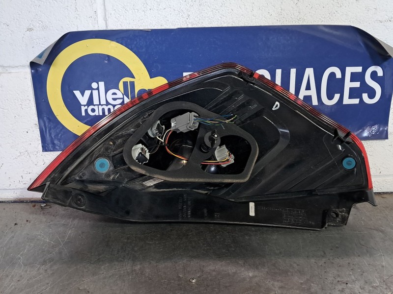 Recambio de piloto trasero derecho para ford fiesta referencia OEM IAM   