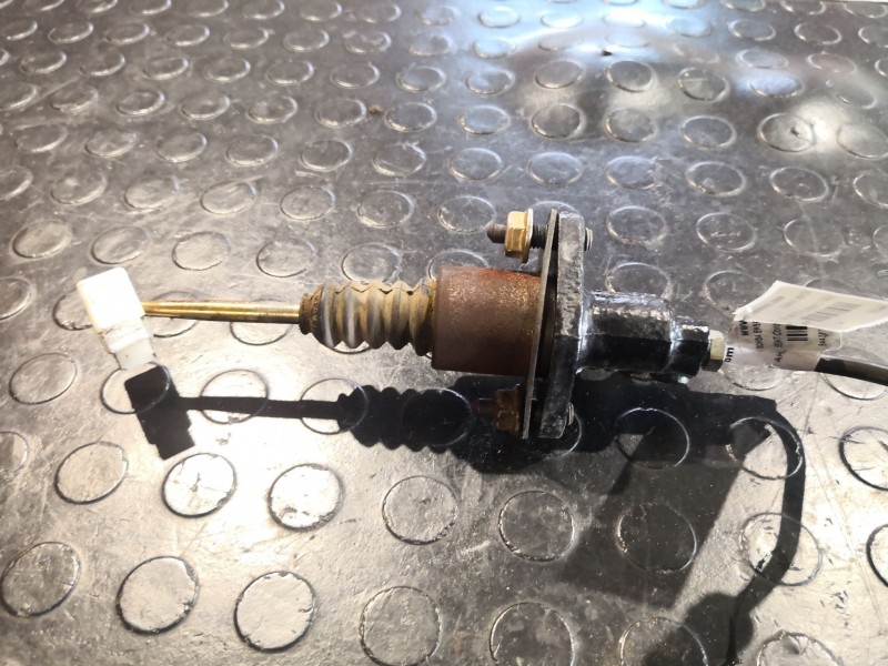 Recambio de bomba embrague para seat cordoba 1.9 tdi sx referencia OEM IAM   