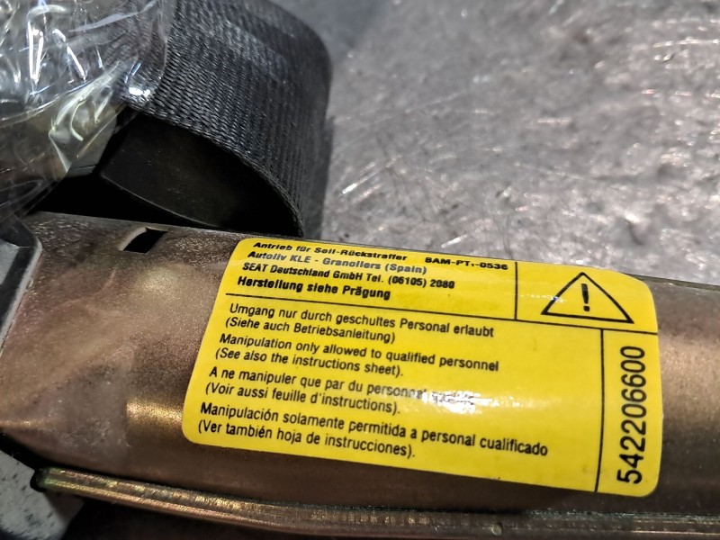 Recambio de cinturon seguridad delantero derecho para seat ibiza (6k1) 1.4 referencia OEM IAM    Recambio de cinturon seguridad delantero derecho para seat ibiza (6k1) 1.4 referencia OEM IAM