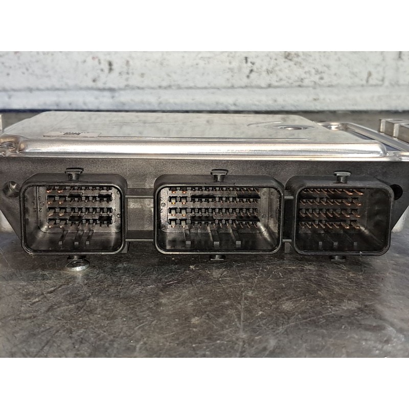 Recambio de centralita motor uce para volvo v50 familiar  | 0.04 - ...  | 0.04 - ... referencia OEM IAM 0281016590  
