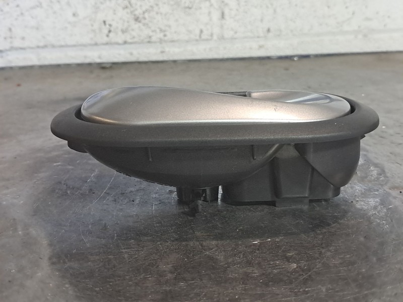 Recambio de maneta interior delantera derecha para renault clio iii  | 0.05 - ...  | 0.05 - ... referencia OEM IAM   