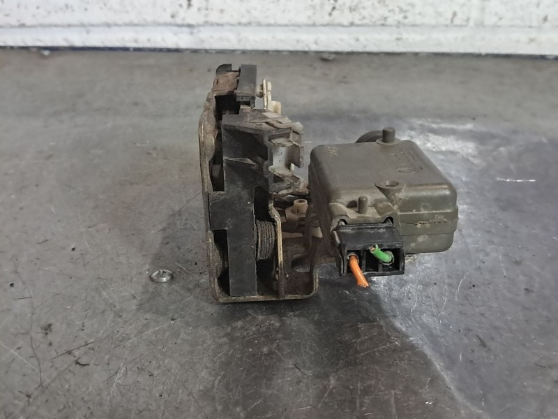 Recambio de cerradura puerta delantera derecha para renault 19 (b/c/l53) 1.8 referencia OEM IAM   