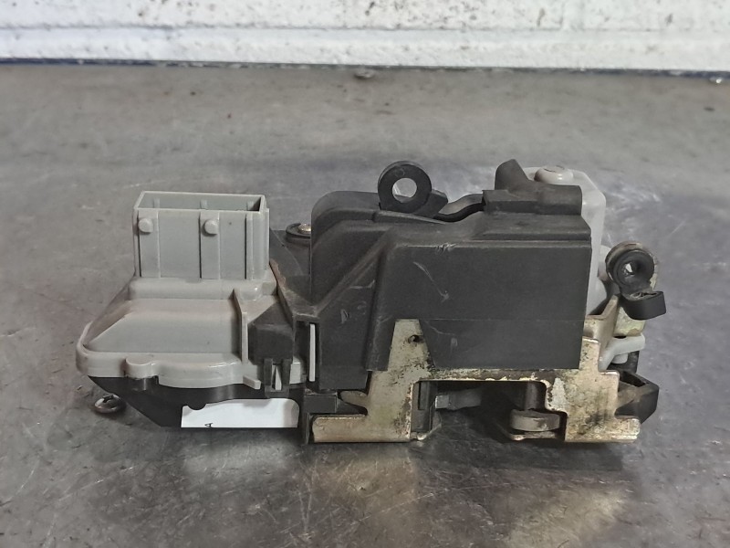 Recambio de cerradura puerta delantera izquierda para citroen xsara picasso 1.8 16v referencia OEM IAM   