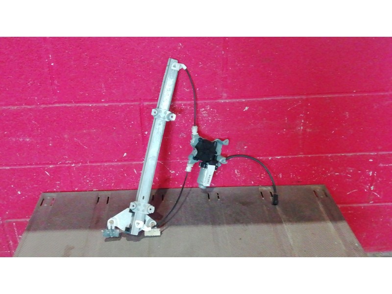 Recambio de elevalunas delantero derecho para nissan primera referencia OEM IAM    Recambio de elevalunas delantero derecho para nissan primera referencia OEM IAM