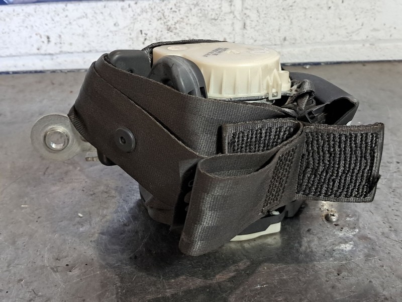 Recambio de cinturon seguridad delantero derecho para renault clio iii  | 0.05 - ...  | 0.05 - ... referencia OEM IAM   