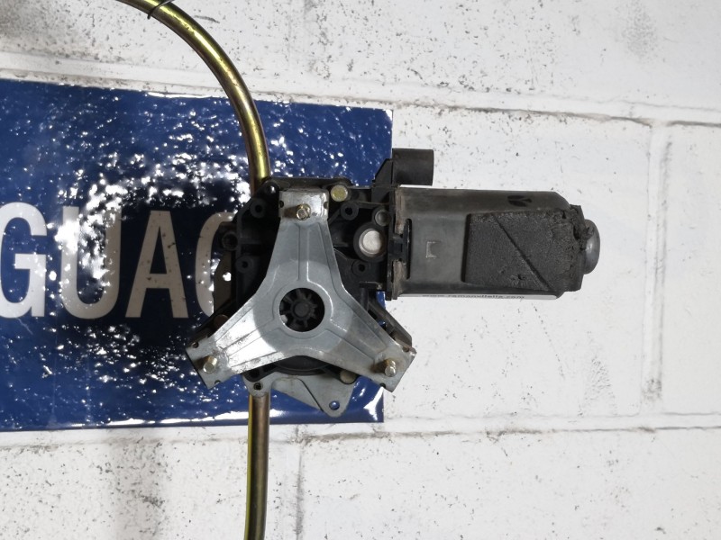 Recambio de elevalunas delantero izquierdo para renault 19 (b/c/l53) 1.8 referencia OEM IAM   