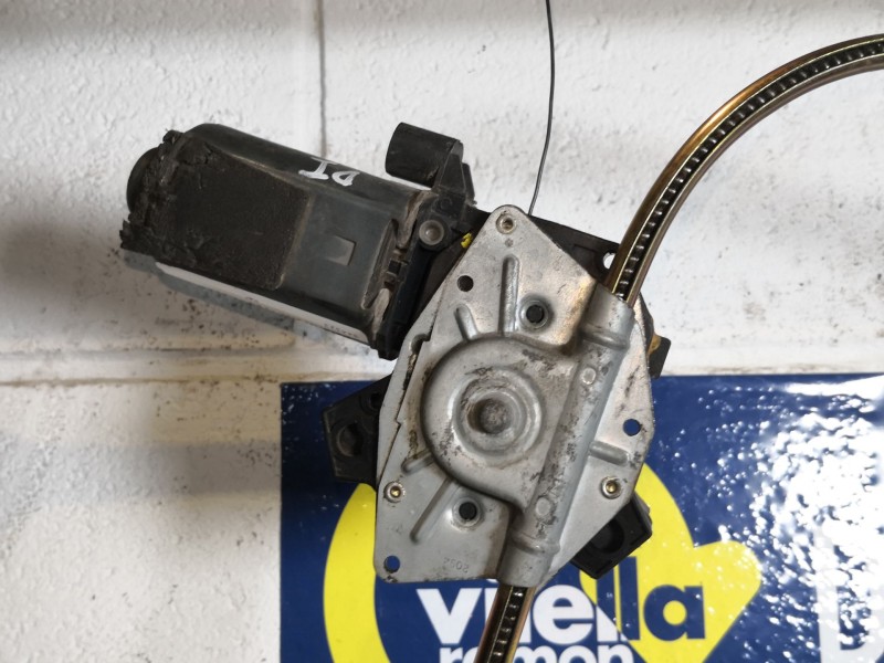 Recambio de elevalunas delantero izquierdo para renault 19 (b/c/l53) 1.8 referencia OEM IAM   