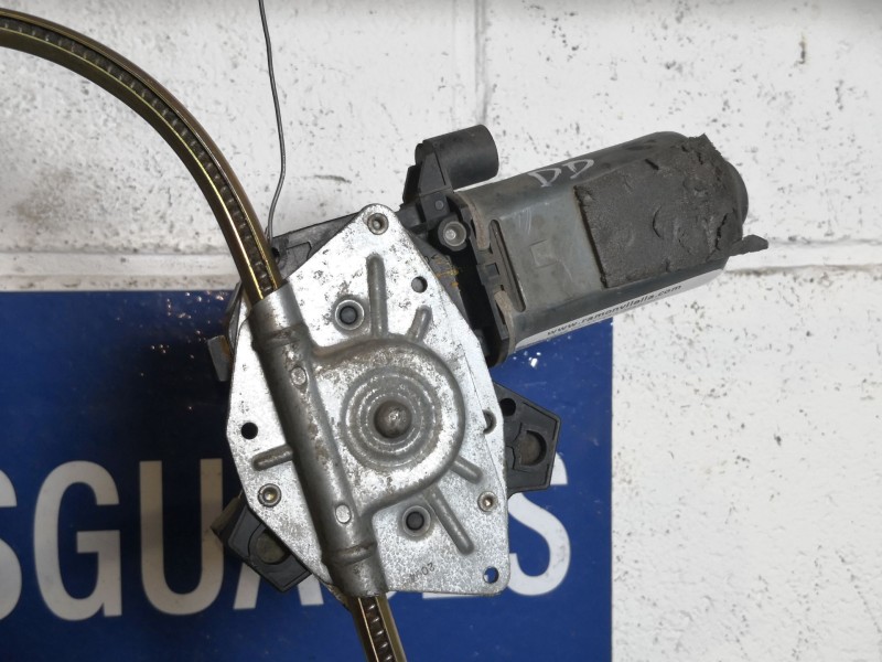 Recambio de elevalunas delantero derecho para renault 19 (b/c/l53) 1.8 referencia OEM IAM   