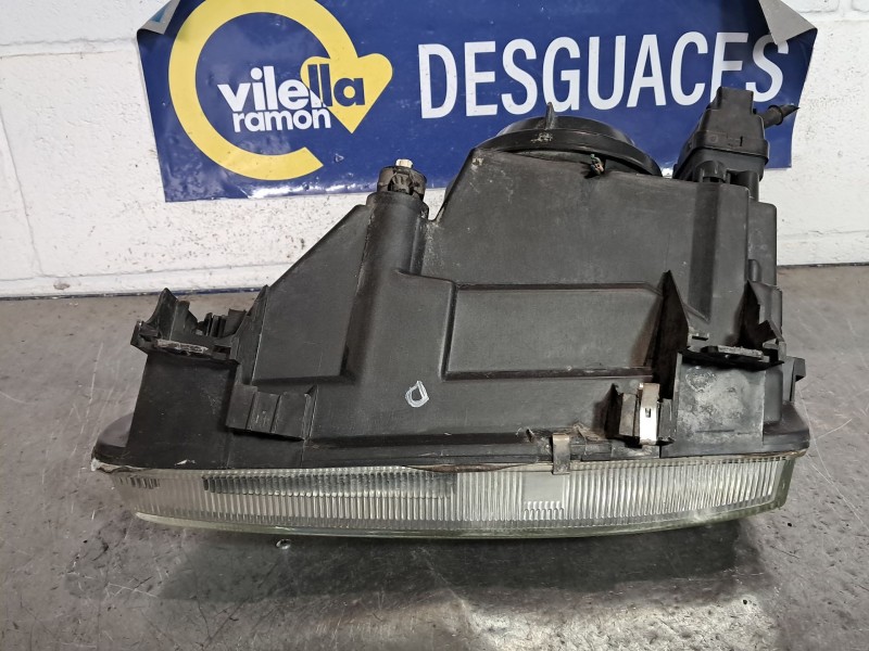 Recambio de faro derecho para renault megane europa 1.6e 75 referencia OEM IAM   