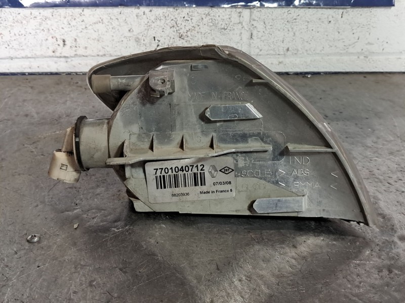 Recambio de piloto delantero izquierdo para renault megane europa 1.6e 75 referencia OEM IAM   