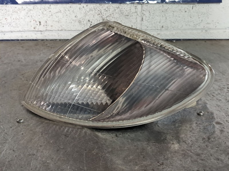 Recambio de piloto delantero izquierdo para renault megane europa 1.6e 75 referencia OEM IAM   