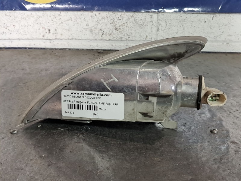 Recambio de piloto delantero izquierdo para renault megane europa 1.6e 75 referencia OEM IAM   