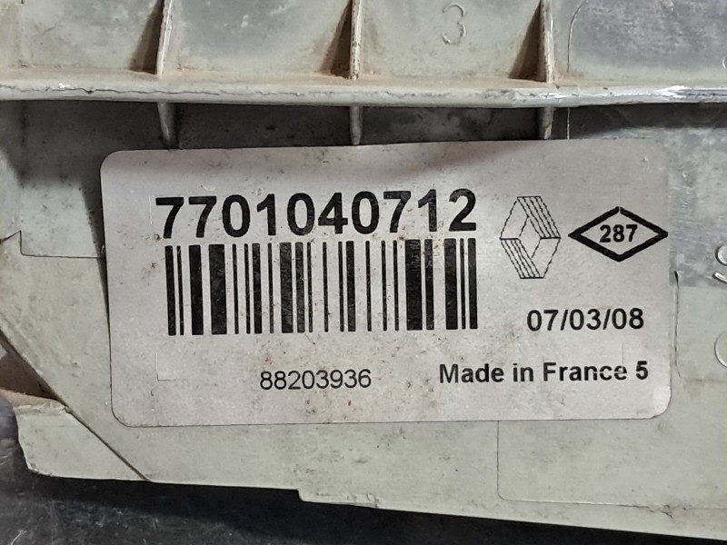 Recambio de piloto delantero izquierdo para renault megane europa 1.6e 75 referencia OEM IAM   