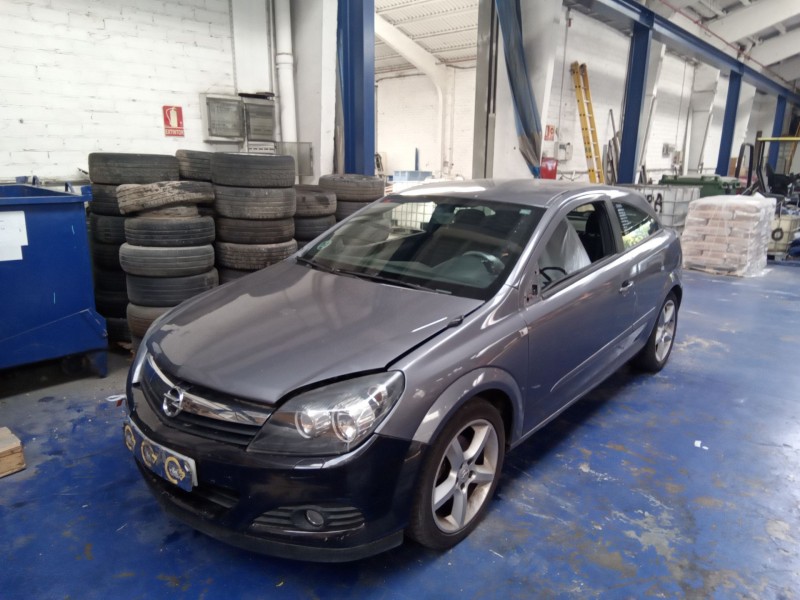 opel astra gtc del año 2006