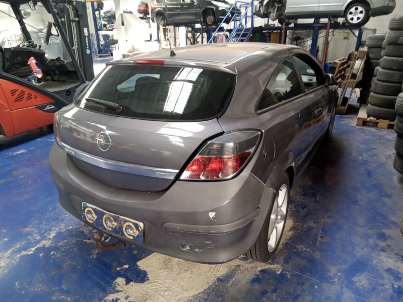 opel astra gtc del año 2006