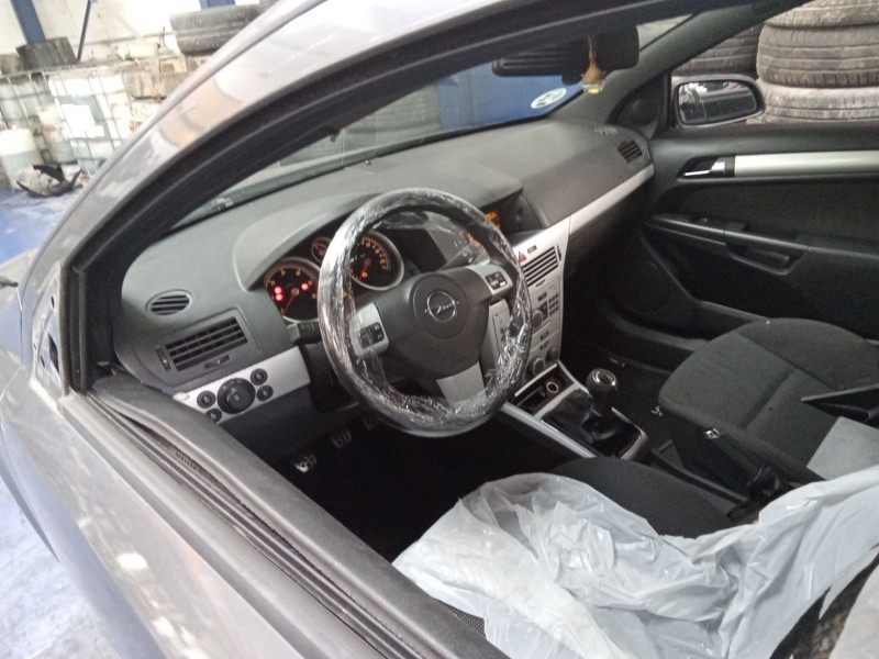 opel astra gtc del año 2006