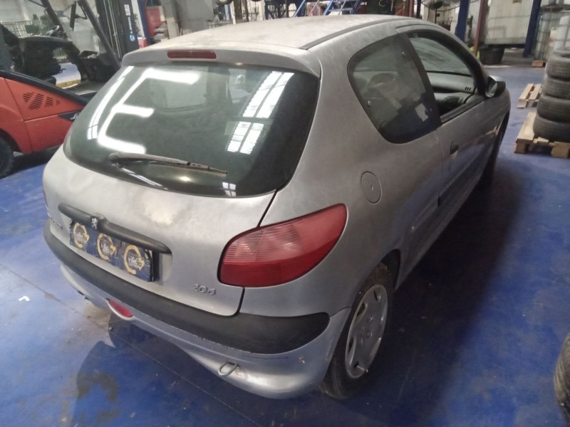 peugeot 206 berlina 1.9 diesel | 0.98 - ... del año 2000