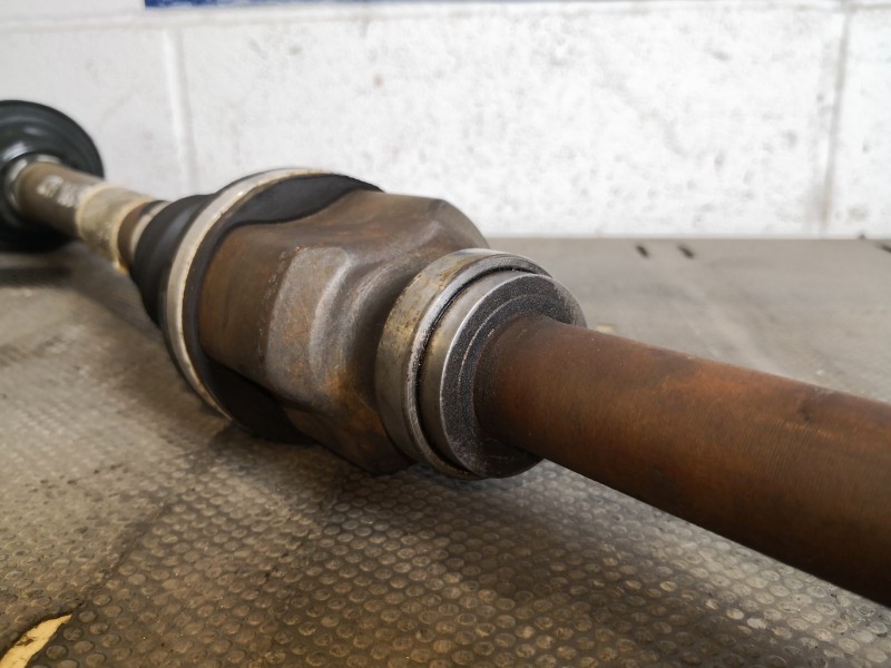 Recambio de transmision delantera derecha para peugeot 308 premium 1.6 vti 120 referencia OEM IAM   