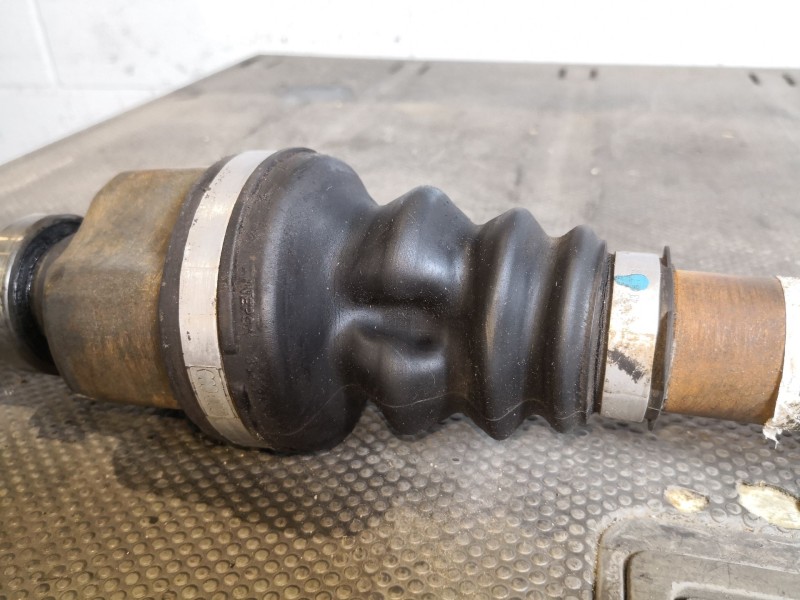 Recambio de transmision delantera derecha para peugeot 308 premium 1.6 vti 120 referencia OEM IAM   