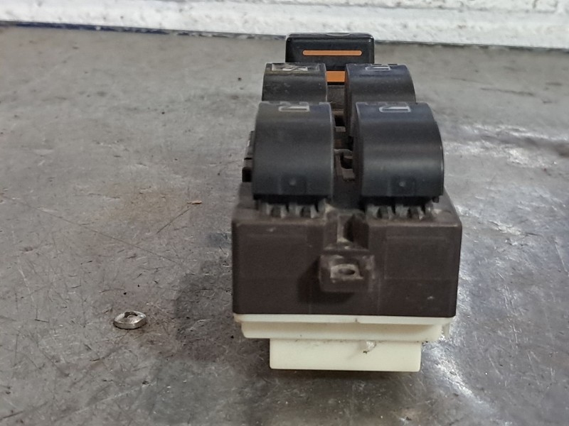 Recambio de mando elevalunas delantero izquierdo para daihatsu terios 1.5 sx 4wd referencia OEM IAM 84820B4030 5153700000 