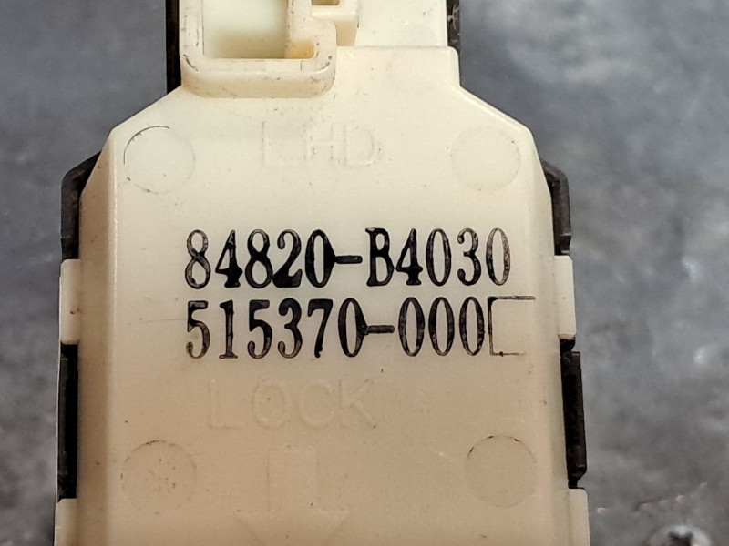 Recambio de mando elevalunas delantero izquierdo para daihatsu terios 1.5 sx 4wd referencia OEM IAM 84820B4030 5153700000 