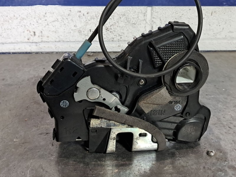 Recambio de cerradura puerta delantera derecha para daihatsu terios 1.5 sx 4wd referencia OEM IAM   