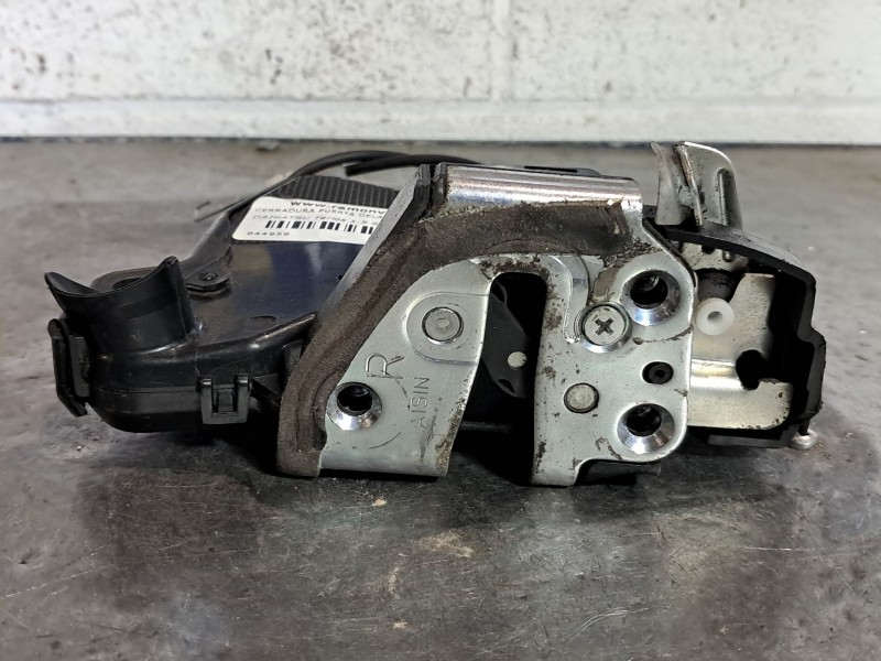 Recambio de cerradura puerta delantera derecha para daihatsu terios 1.5 sx 4wd referencia OEM IAM   