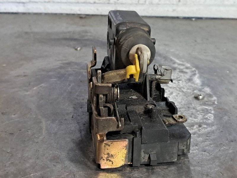 Recambio de cerradura puerta delantera derecha para renault kangoo (f/kc0) referencia OEM IAM   