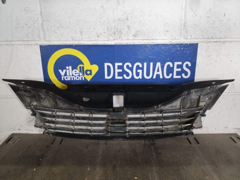Recambio de rejilla delantera para renault laguna ii (bg0) 1.8 cat referencia OEM IAM   