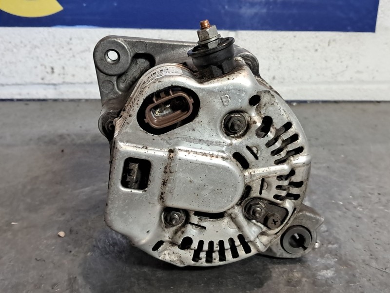 Recambio de alternador para daihatsu terios 1.5 sx 4wd referencia OEM IAM 27060B1030  