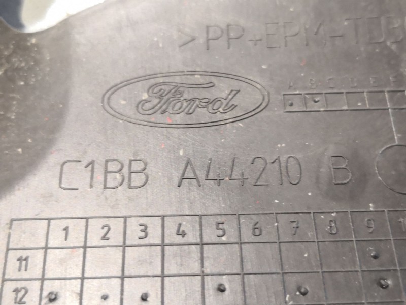 Recambio de aleron trasero para ford fiesta referencia OEM IAM C1BBA44210B  